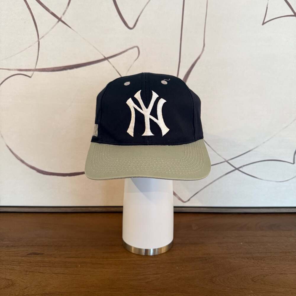 Vintage New York Yankees Twins Enterprise Two-Tone Snapback Hat